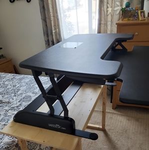 Adjustable stand up desk